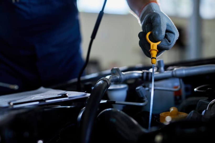 ¿A las cuántas millas se le cambia el aceite a un carro? Guía para cuidar tu motor