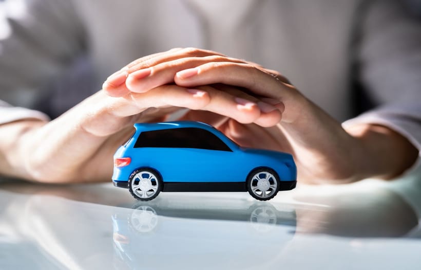 Rara vez conduzco mi carro ¿Debo sacar aseguranza?