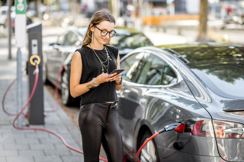 Seguro de auto para autos eléctricos o híbridos en Dallas Texas