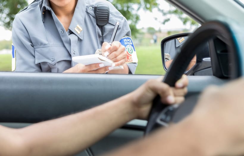 ¿Cómo saber si debo un Ticket de tráfico en Texas?