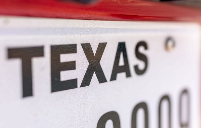 ¿Cómo sacar placas temporales en Texas?