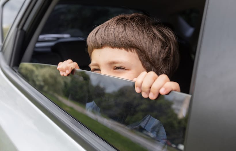 Consecuencias de dejar al niño dentro del auto