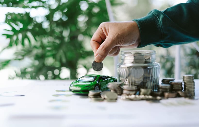 Finanzas sobre ruedas: cómo planear el seguro sin descuidar otras prioridades económicas