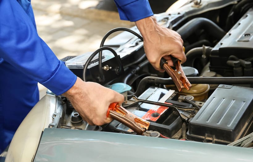 Cómo saber si tu carro se quedó sin batería y qué hacer