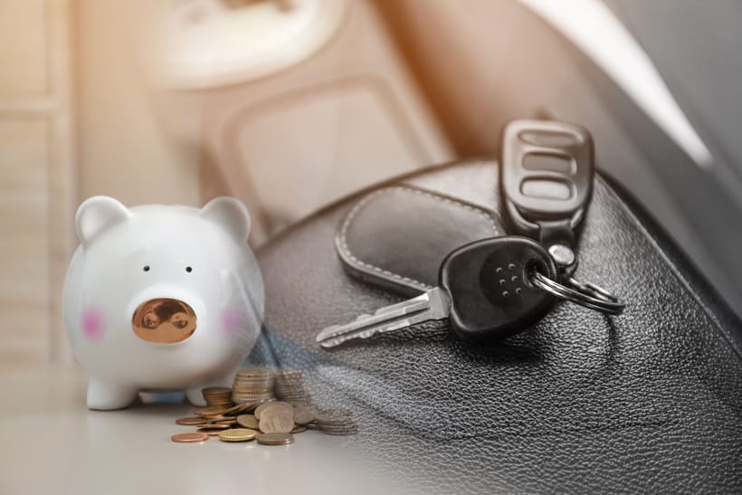 ¿Cuánto puedo ahorrar si aumento el deducible de mi seguro de auto?