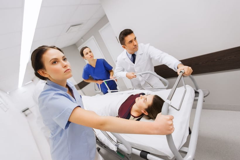 ¿Cómo afecta el aumento de los costos médicos a las tarifas del seguro de auto?