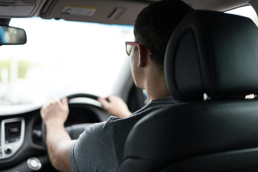 ¿Por qué los seguros cobran de más por licencias extranjeras?